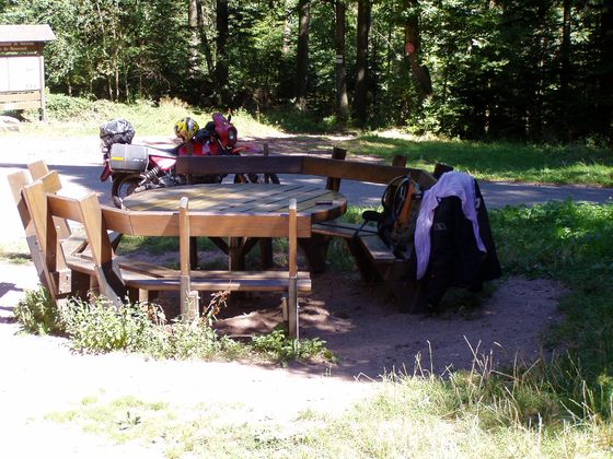 Runder Tisch am Table des Sorcières (Hexentisch) Bild