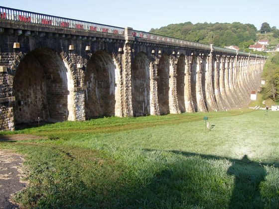 Staumauer des Réservoirs de la Mouche bei St-Ciergues Bild