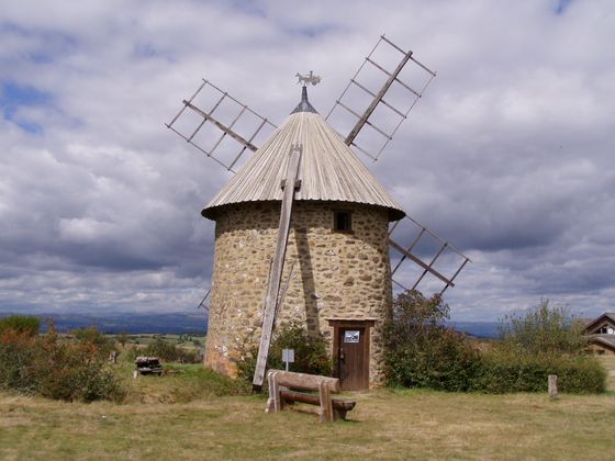 Moulin de Lagarde - Alte Windmühle zwischen Les Loubiéres und Celoux Bild