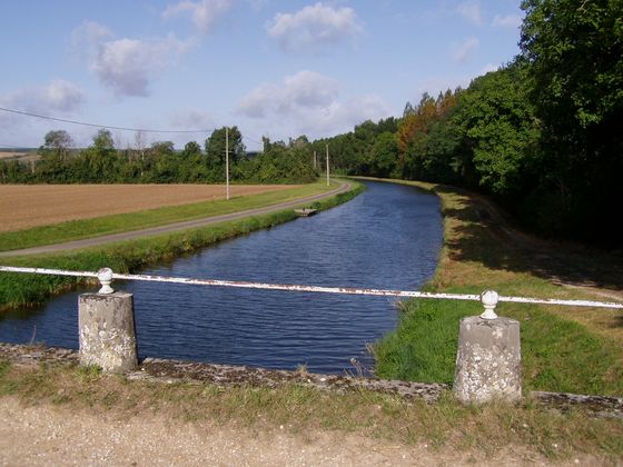 Canal du Nivernais an der Écluse de Rivottes Bild